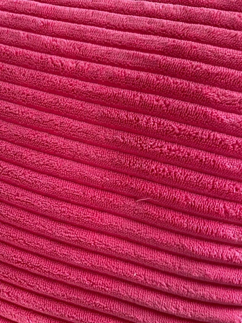 Pink Polyester Chenille Square Pillows w Zippers, Washable, Like New